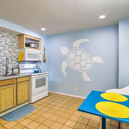 Beach Home With Pool And Hot Tub Less Than 1 Block To Beach!